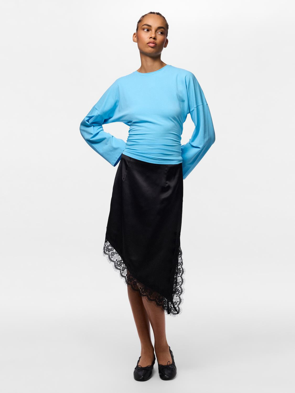 model_shot-front